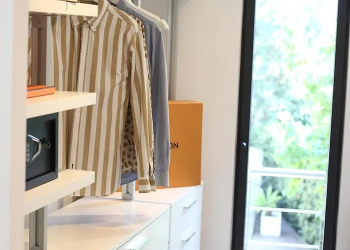 House Avenue Villa *